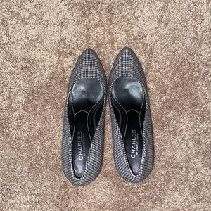 Charles Davis Hounds Tooth Black Heel Pumps
